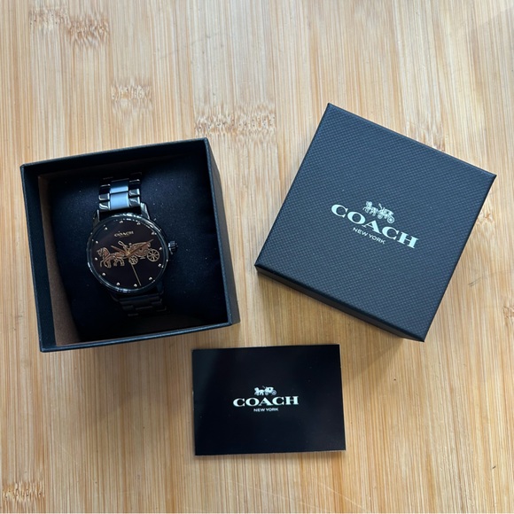 Coach Grand Watch 36mm Black & Golden Face & Black Breclet. - Picture 8 of 8